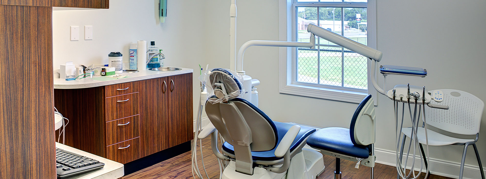 Drs. Kenneth   Robin Rawlinson, LLC | Periodontal Treatment, Veneers and Root Canals